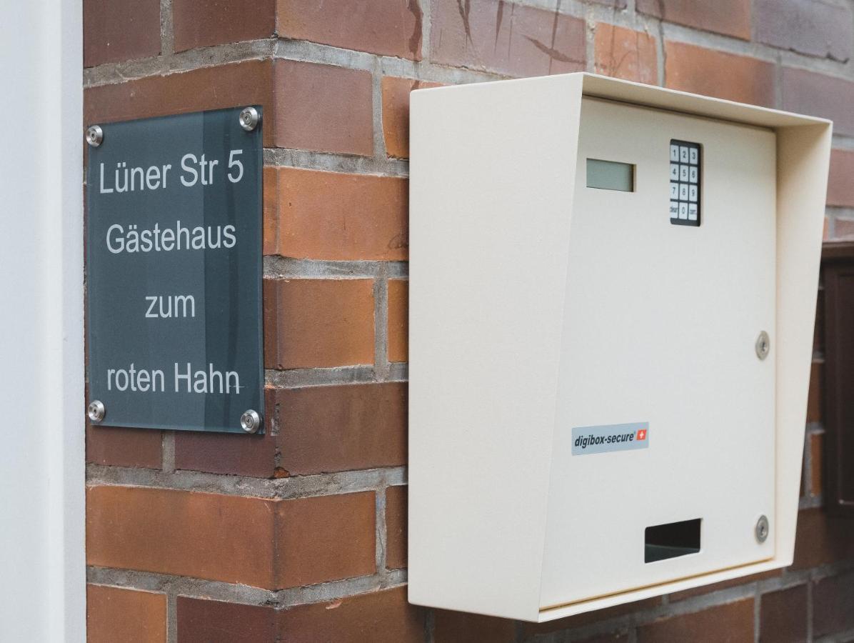 Gaestehaus Zum Roten Hahn Luneburgo Exterior foto